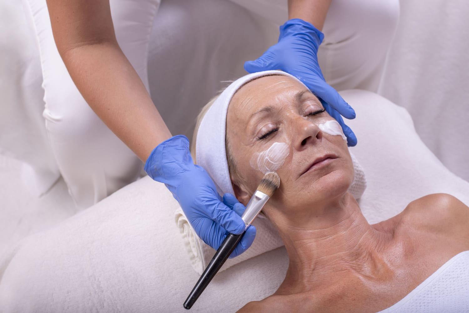 Questions to Ask Before You Finalise an Anti-Aging Treatment Clinic